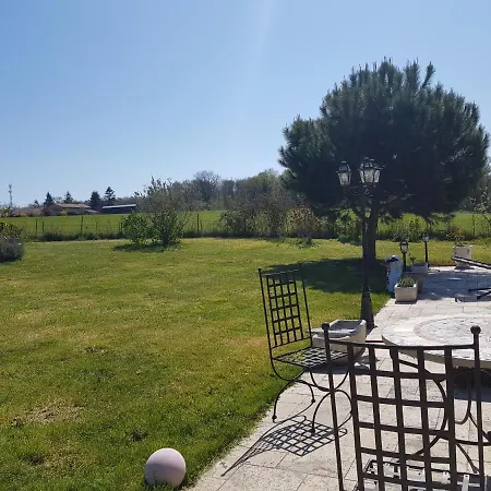 La Providence Guest house Illiat